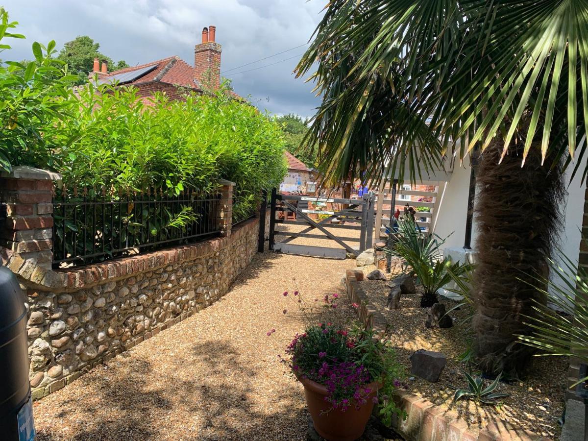 Hunston Mill Self Catering Dog Stay For Free Chichester Dış mekan fotoğraf