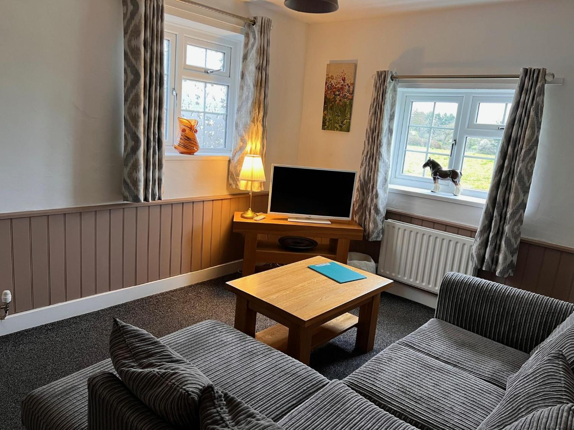 Hunston Mill Self Catering Dog Stay For Free Chichester Dış mekan fotoğraf