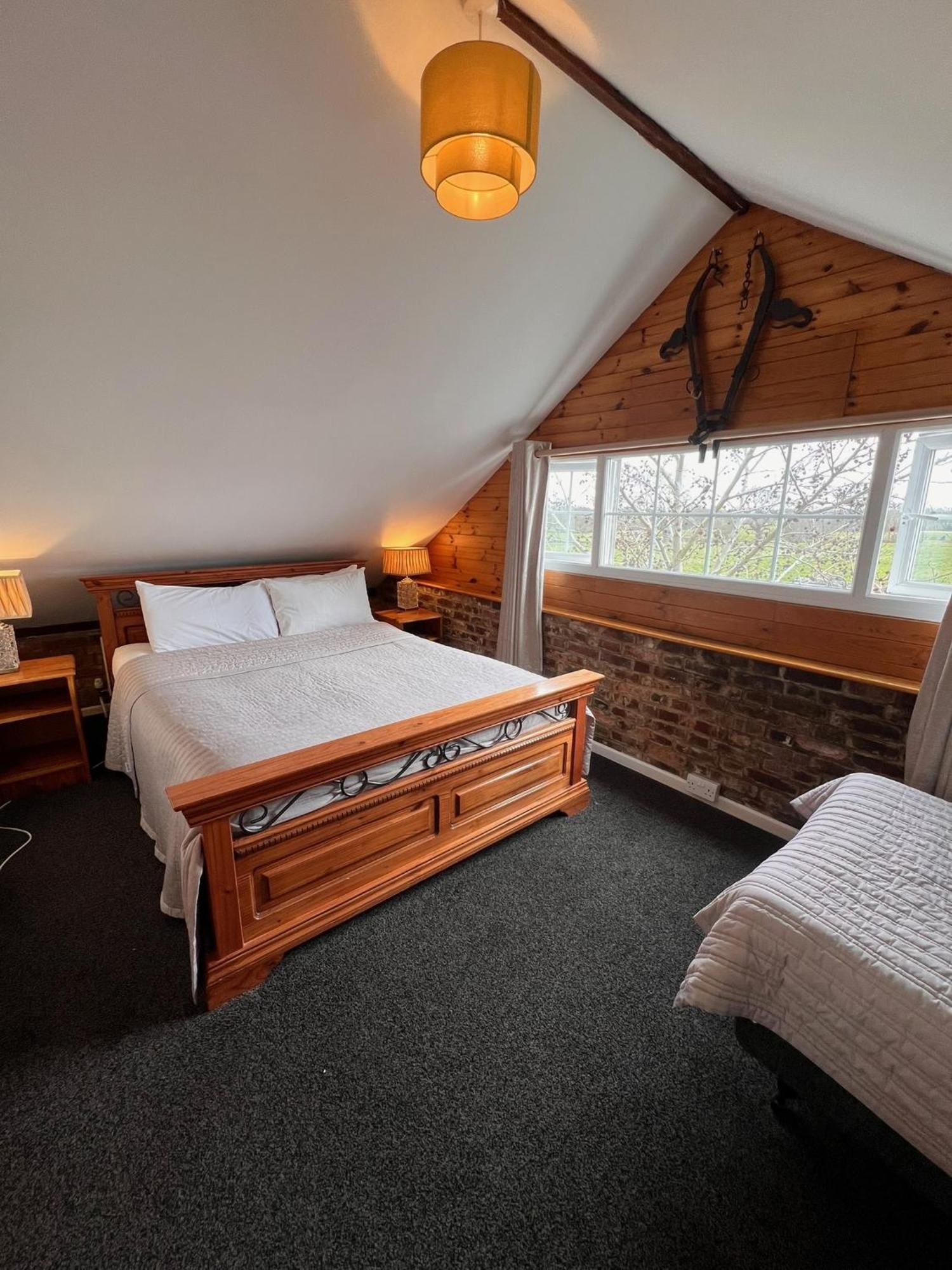 Hunston Mill Self Catering Dog Stay For Free Chichester Dış mekan fotoğraf