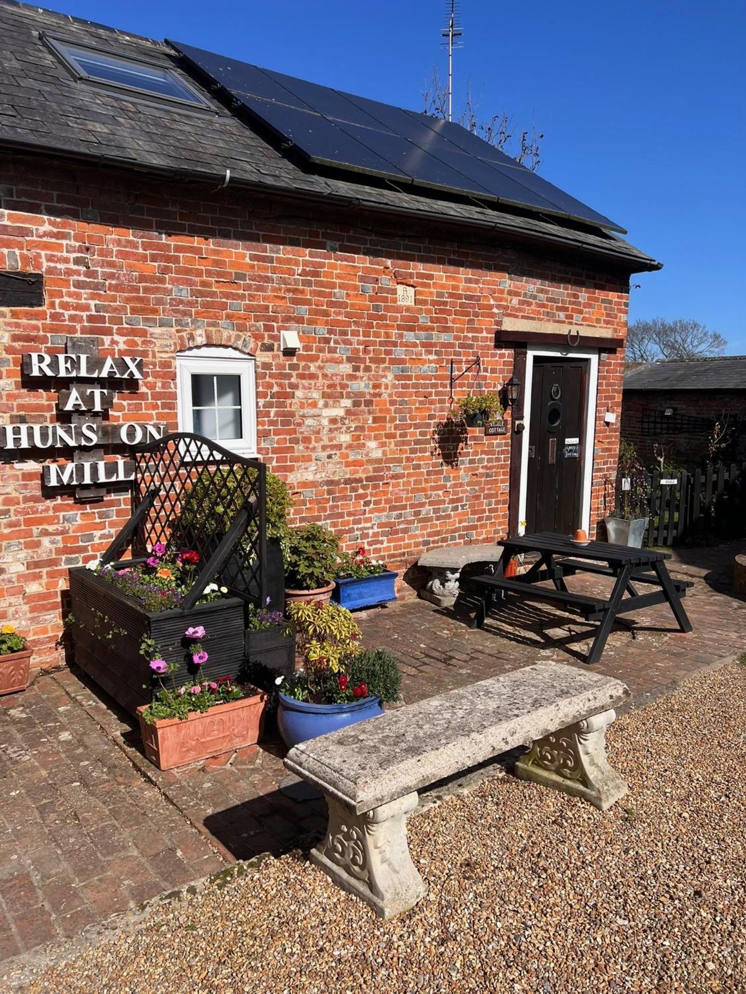 Hunston Mill Self Catering Dog Stay For Free Chichester Dış mekan fotoğraf